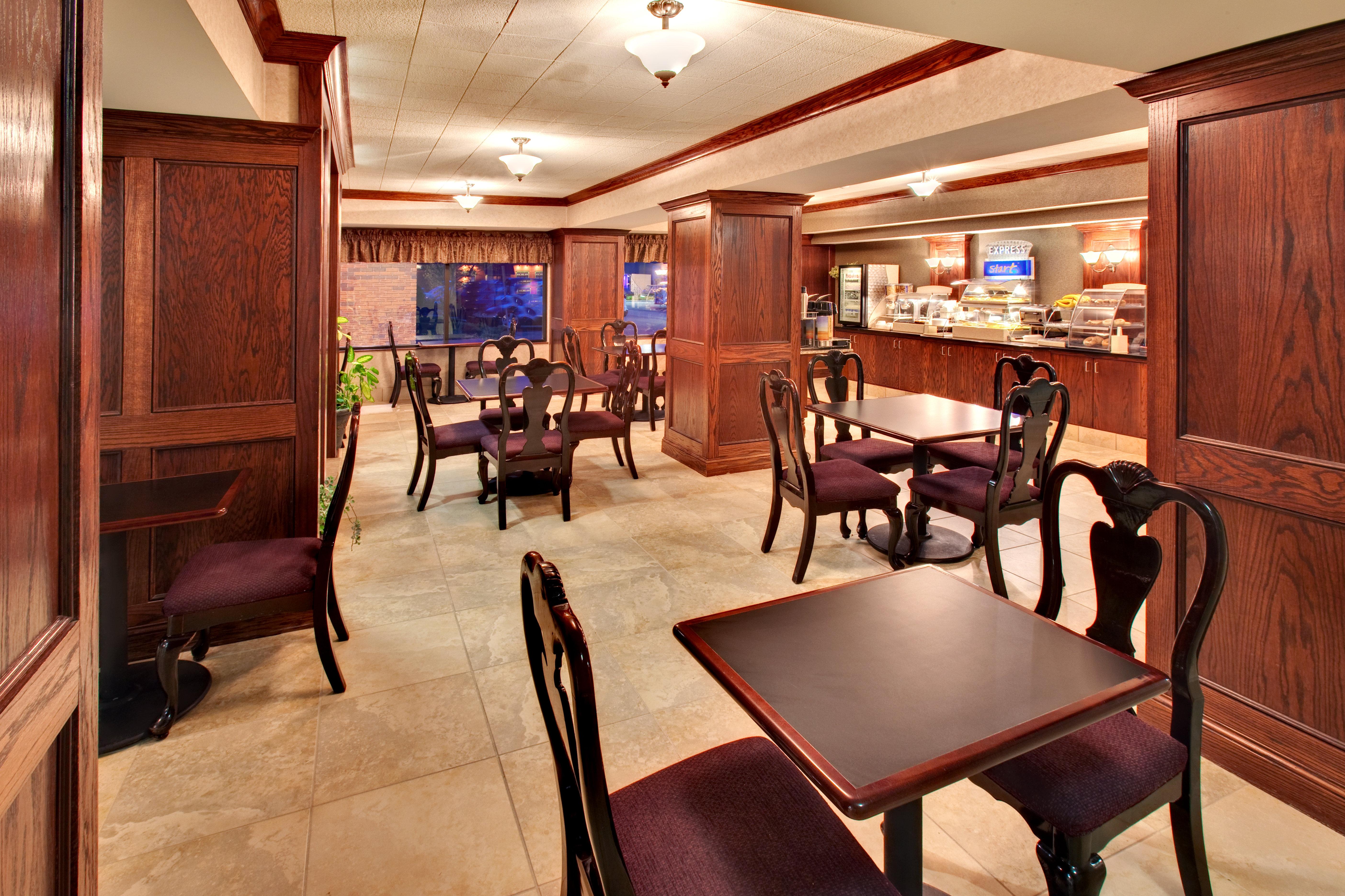 Best Western Watertown Inn & Suites Zewnętrze zdjęcie
