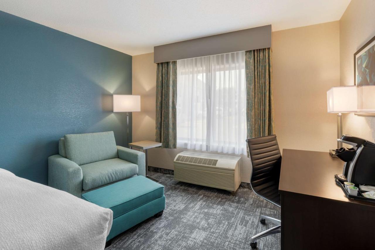 Best Western Watertown Inn & Suites Zewnętrze zdjęcie