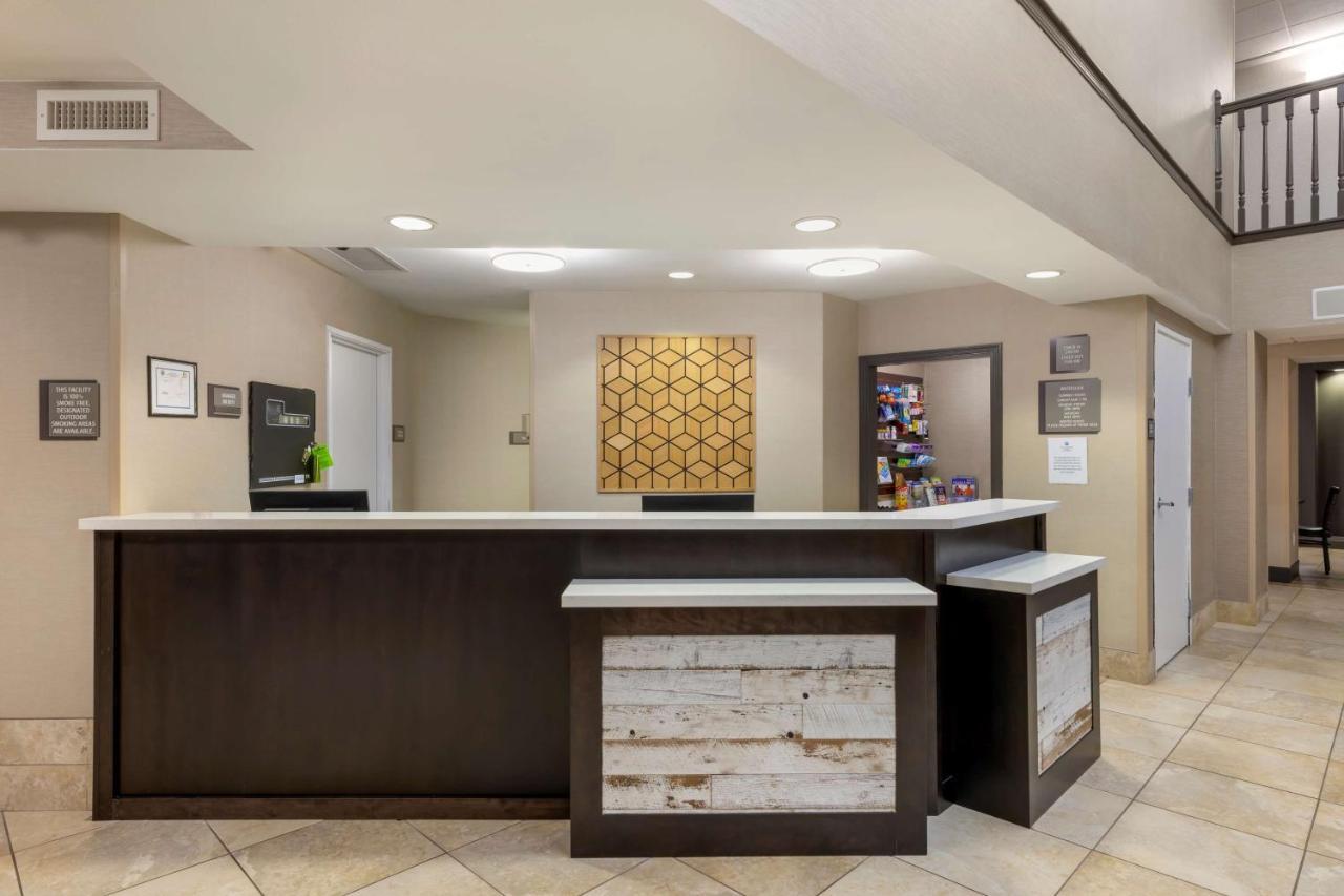 Best Western Watertown Inn & Suites Zewnętrze zdjęcie