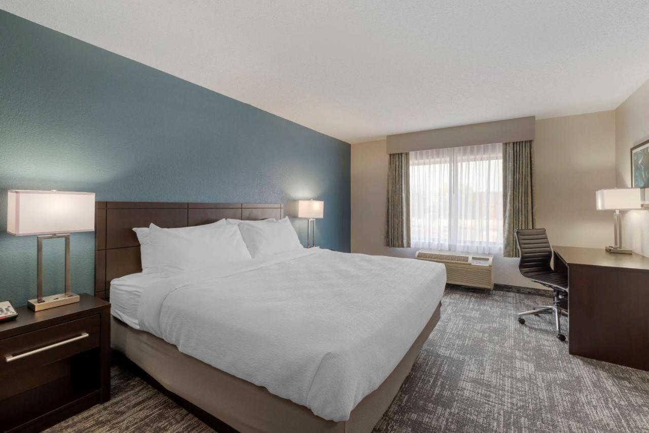 Best Western Watertown Inn & Suites Zewnętrze zdjęcie