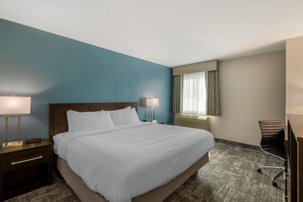 Best Western Watertown Inn & Suites Zewnętrze zdjęcie