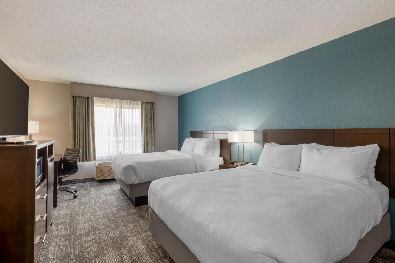 Best Western Watertown Inn & Suites Zewnętrze zdjęcie