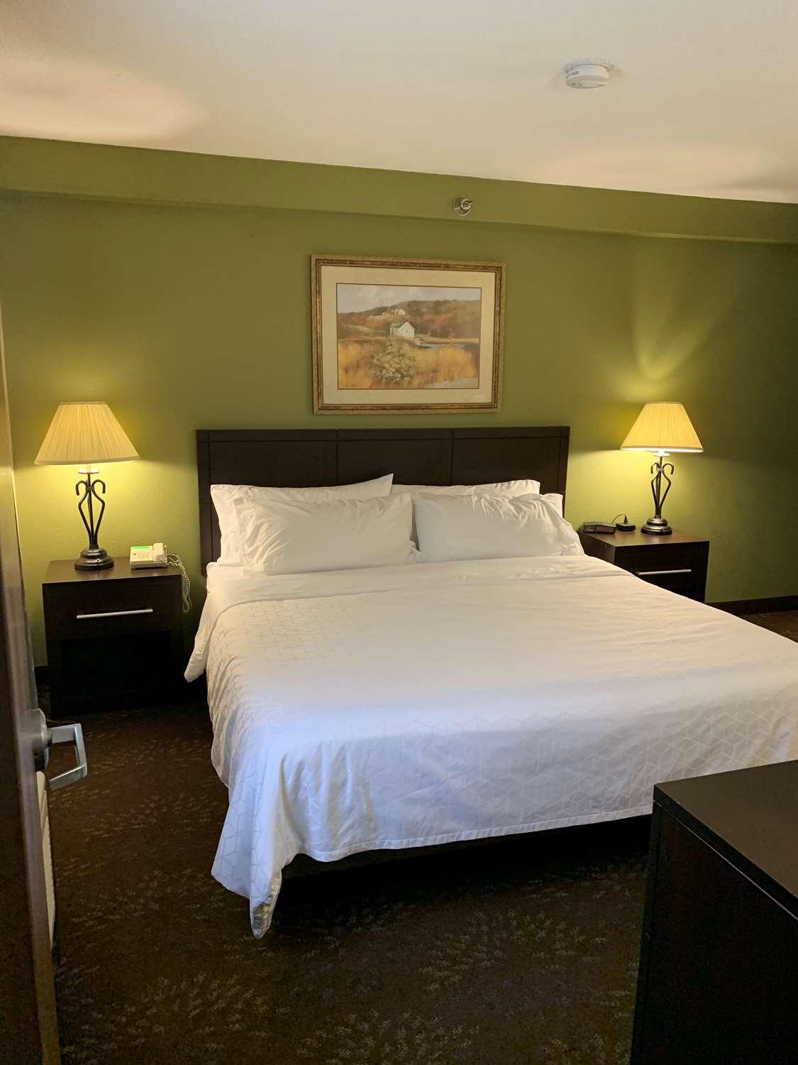 Best Western Watertown Inn & Suites Zewnętrze zdjęcie