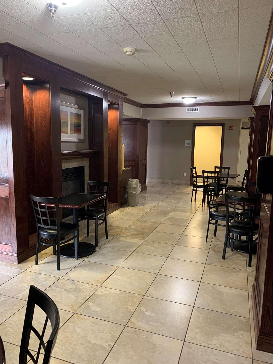 Best Western Watertown Inn & Suites Zewnętrze zdjęcie